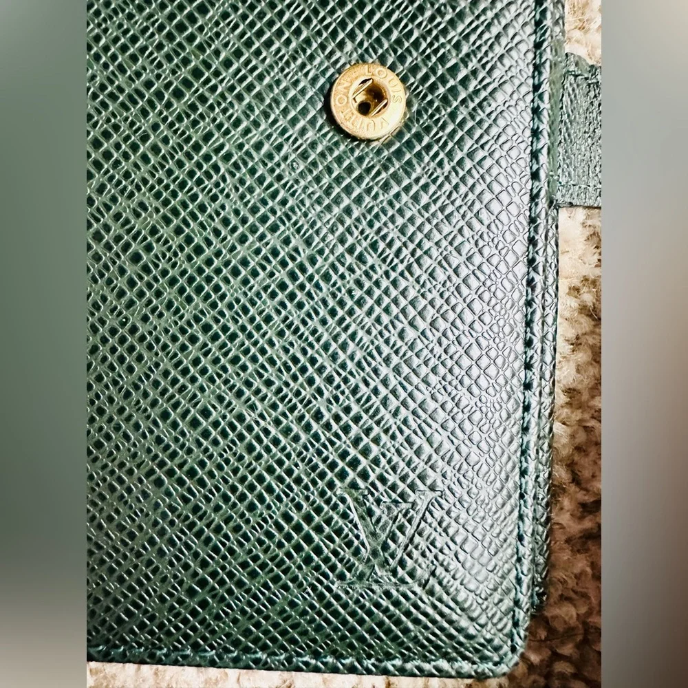 Louis Vuitton Agenda PM Green Taiga Leather
